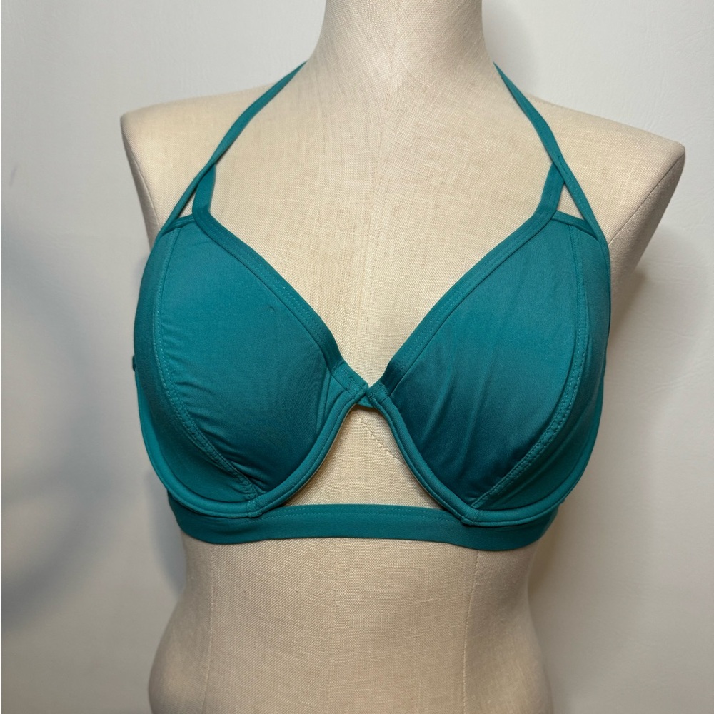 Red Carter NWT bikini top Size Small